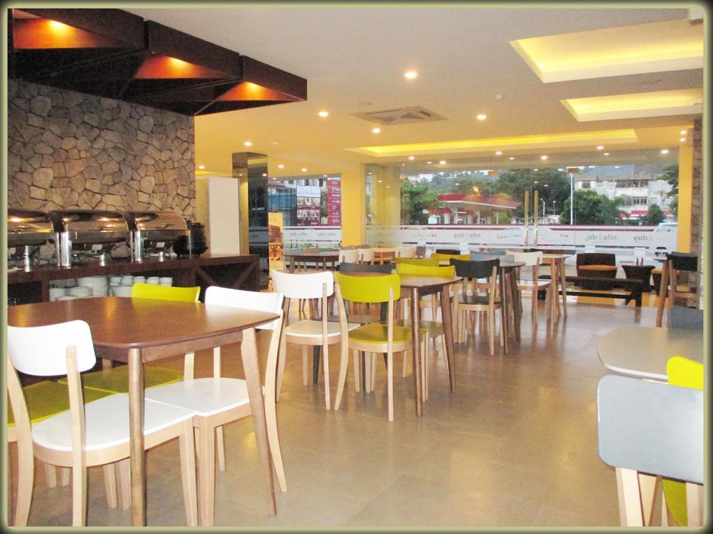 Nite And Day Batam Jodoh Square Otel Dış mekan fotoğraf